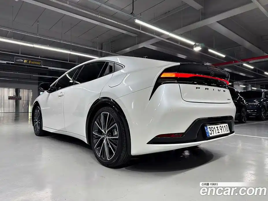 Toyota Prius 2024 2.0 Автомат в Москве № 383880, фото 6