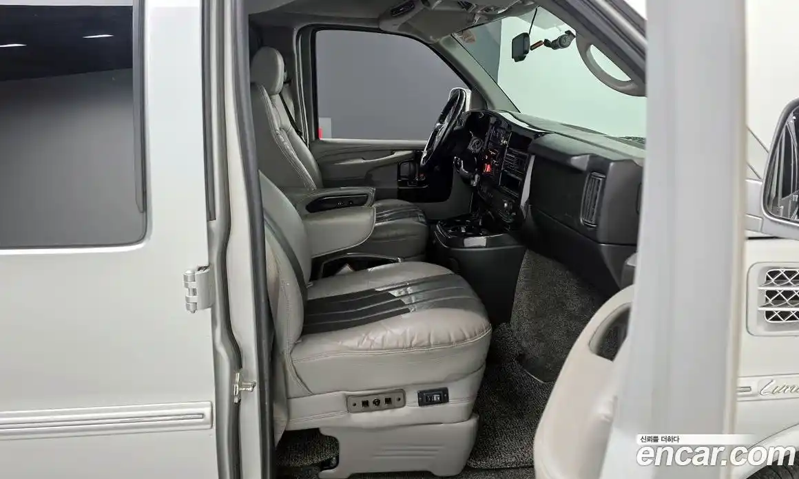 Chevrolet Express Van 2012 5.3 Автомат в Москве № 385476, фото 11