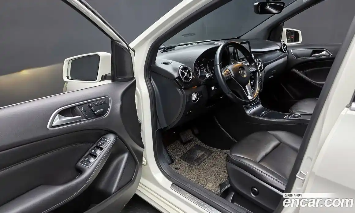 Mercedes-Benz B-Class 2014 1.8 Автомат в Москве № 390901, фото 11