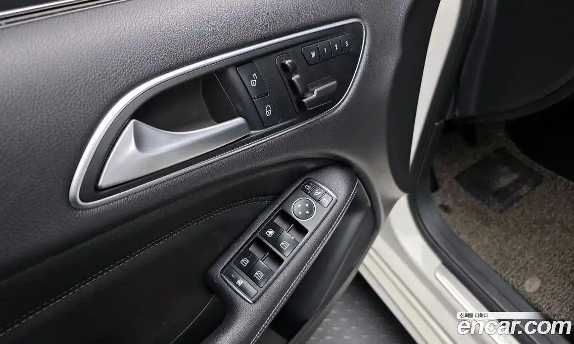 Mercedes-Benz B-Class 2014 1.8 Автомат в Москве № 390901, фото 18