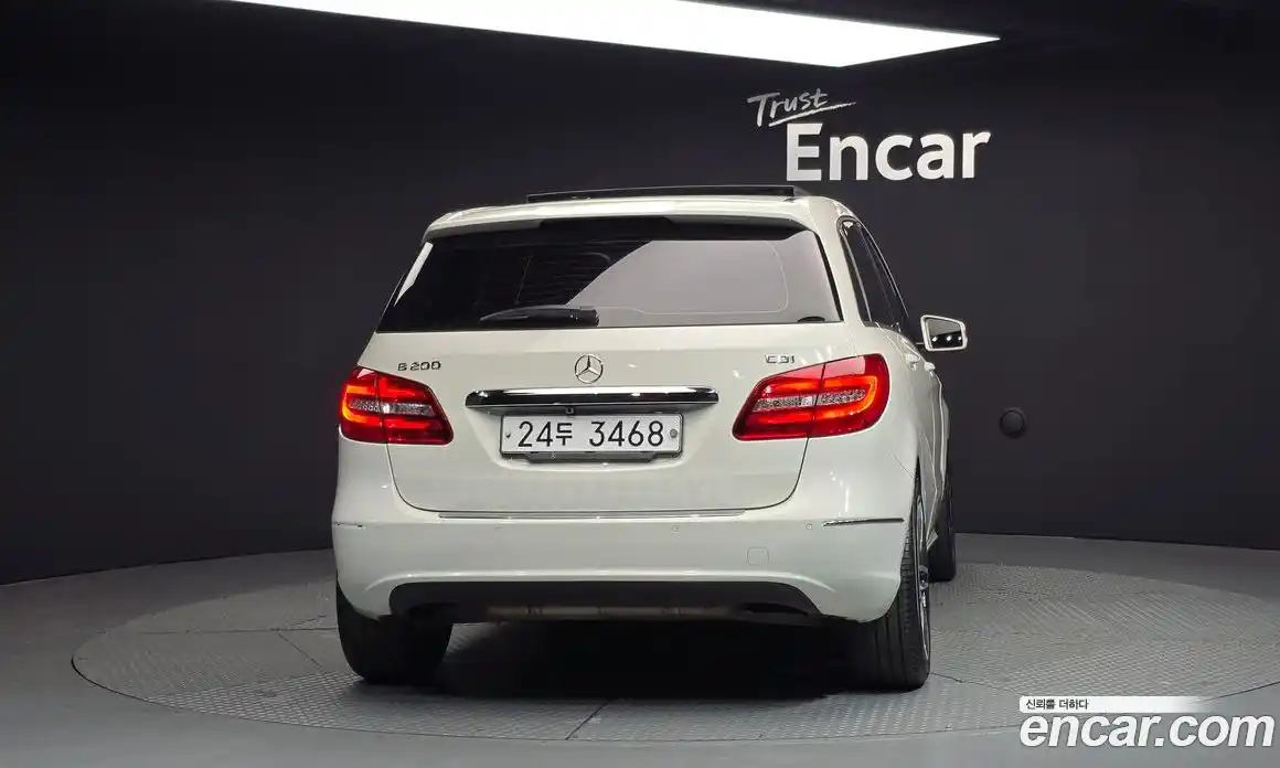 Mercedes-Benz B-Class 2014 1.8 Автомат в Москве № 390901, фото 4