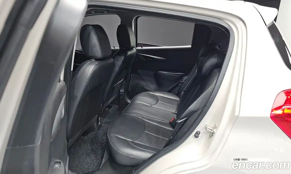 Chevrolet Spark 2017 1.0 Робот в Москве № 40525, фото 13