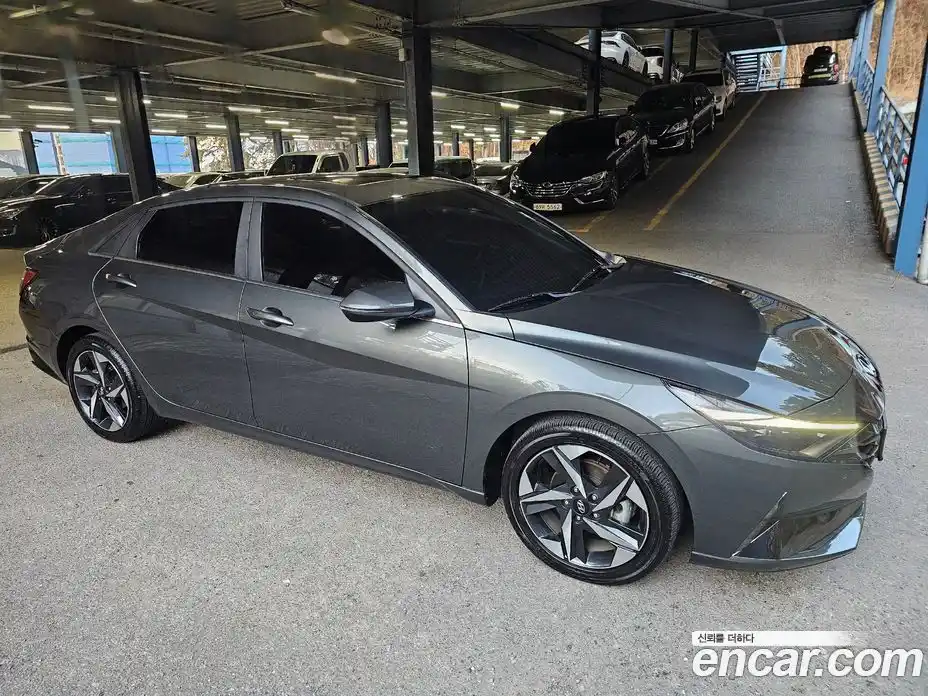 Hyundai Avante 2023 1.6 Автомат в Москве № 94410, фото 4