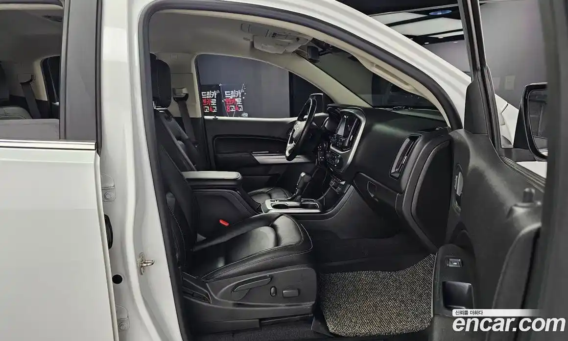 Chevrolet Colorado 2020 3.6 Автомат в Москве № 99817, фото 19