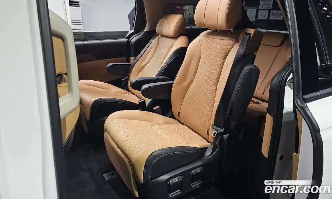 Kia Canival 2023 2.2 Автомат в Москве № 102115, фото 11