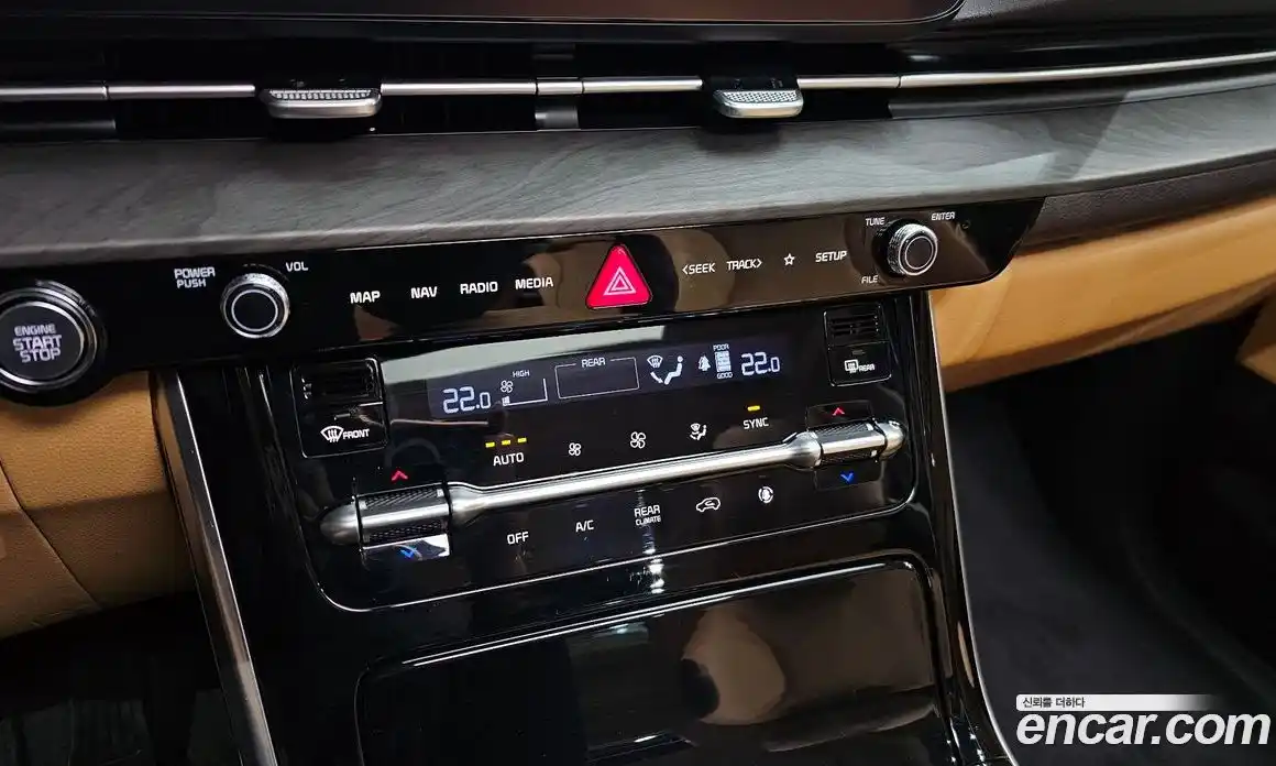 Kia Canival 2023 2.2 Автомат в Москве № 102115, фото 17