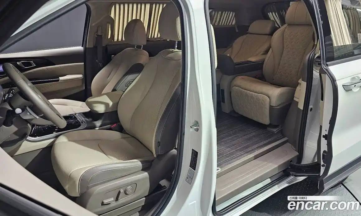 Kia Canival 2023 3.5 Автомат в Москве № 11511, фото 20