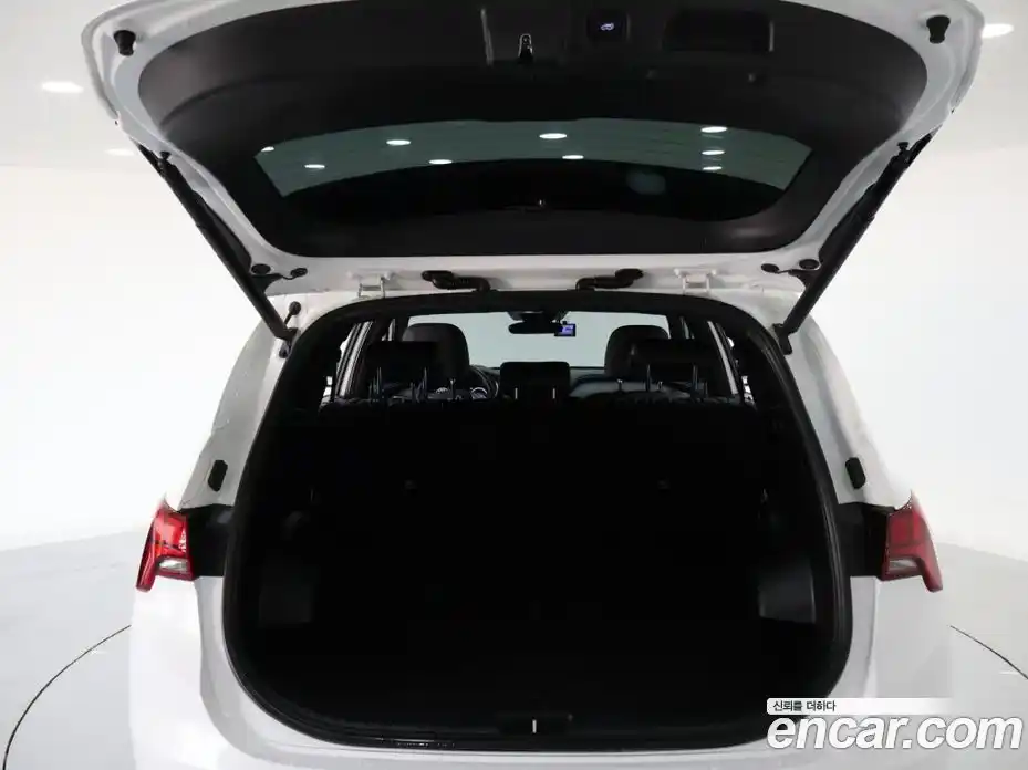 Hyundai Santa Fe 2023 1.6 Автомат в Москве № 123035, фото 18