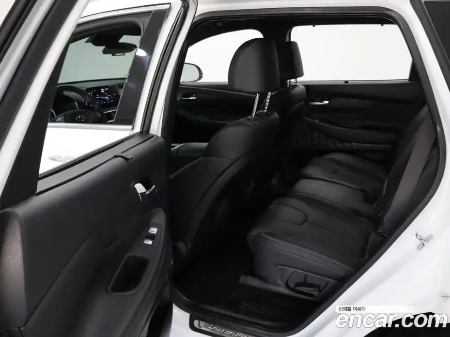 Hyundai Santa Fe 2023 1.6 Автомат в Москве № 123035, фото 10