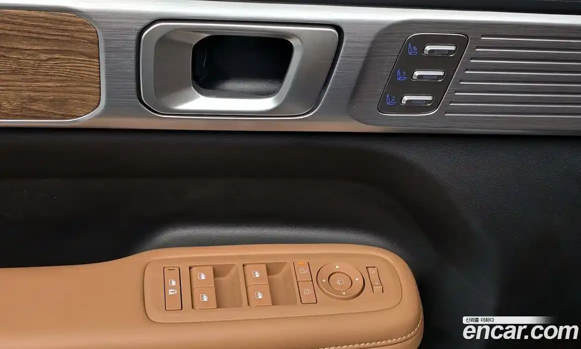 Hyundai Santa Fe 2024 1.6 Автомат в Москве № 126665, фото 19