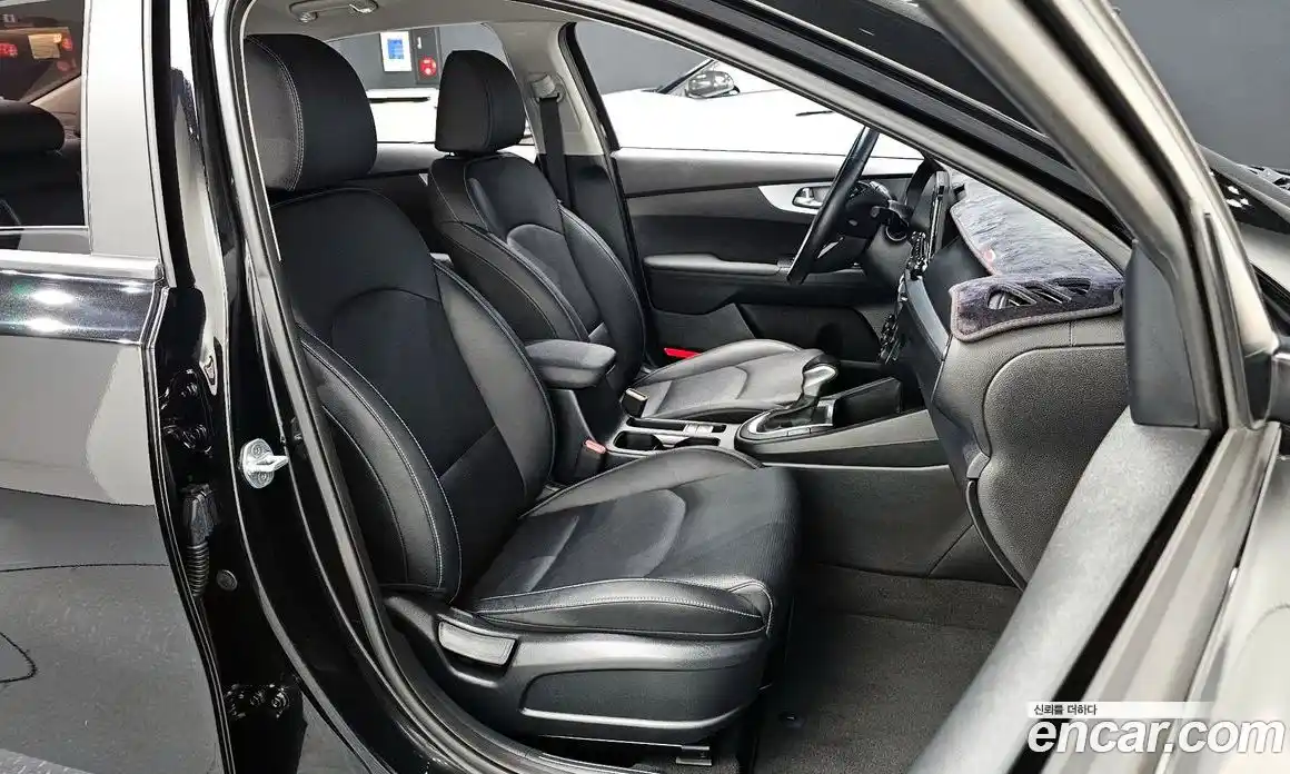 Kia K3 2022 1.6 Автомат в Москве № 134314, фото 9