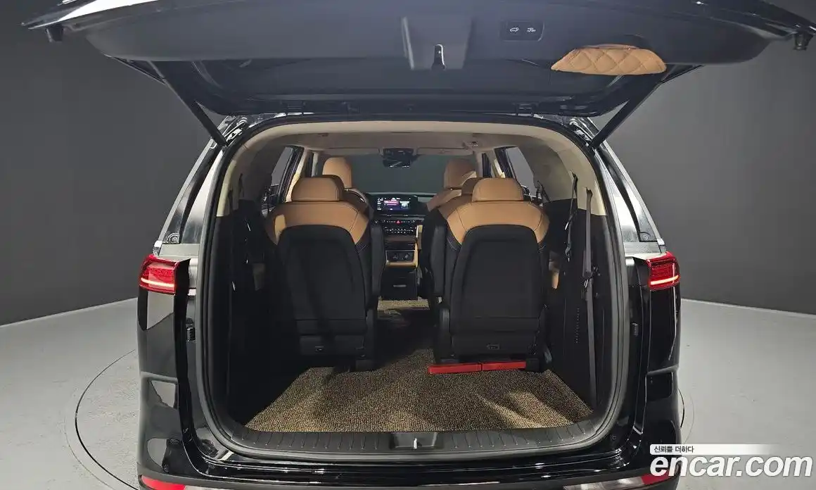 Kia Canival 2023 3.5 Автомат в Москве № 134329, фото 13