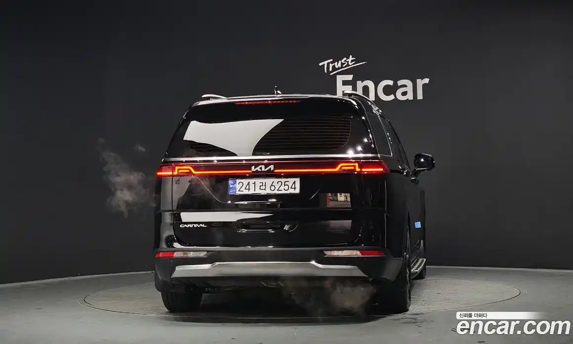 Kia Canival 2023 3.5 Автомат в Москве № 134329, фото 14