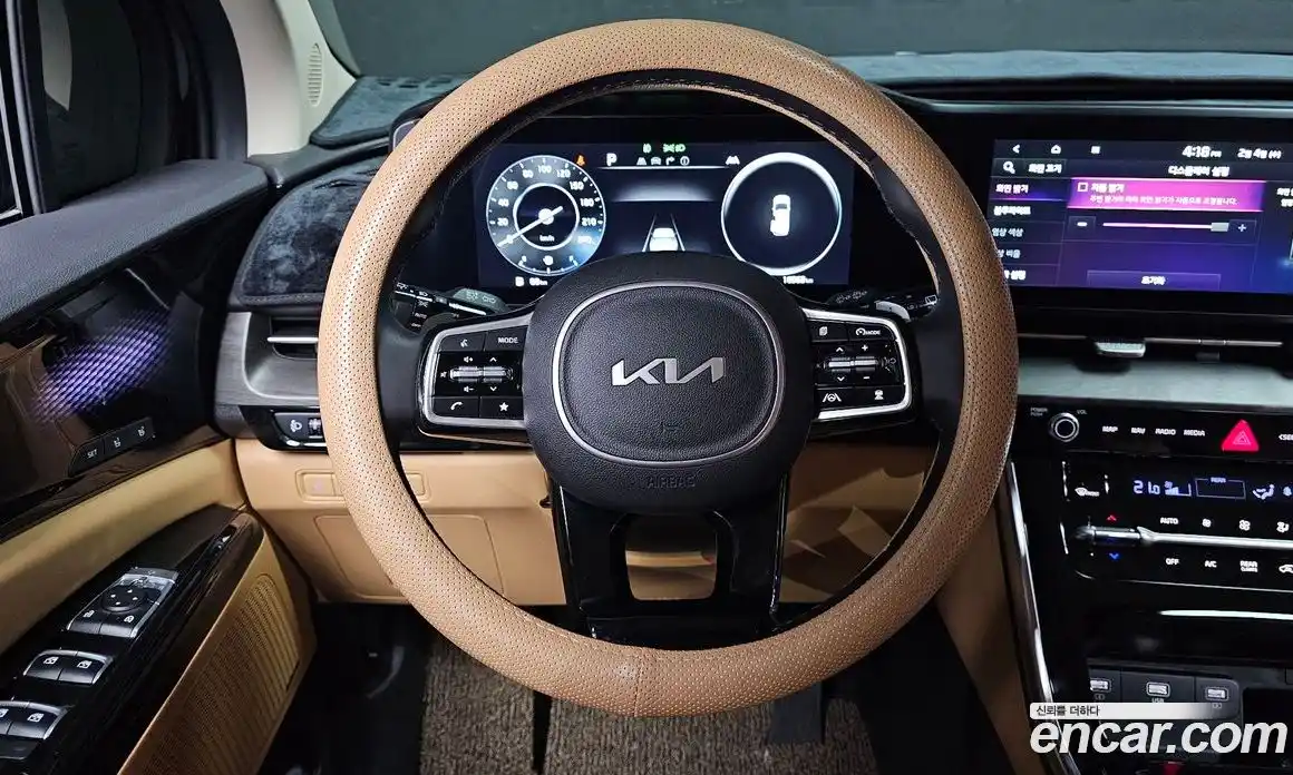 Kia Canival 2023 3.5 Автомат в Москве № 134329, фото 17