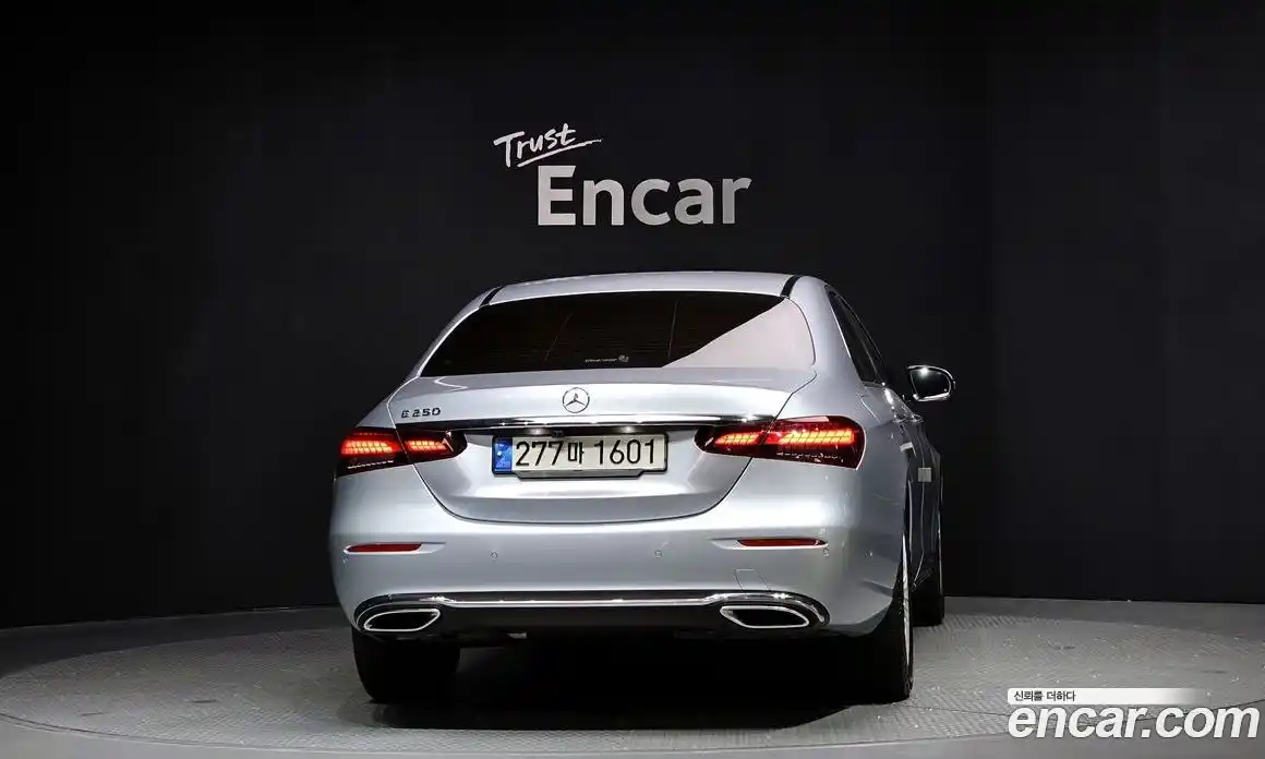 Mercedes-Benz E-Class 2021 2.0 Автомат в Москве № 141505, фото 13