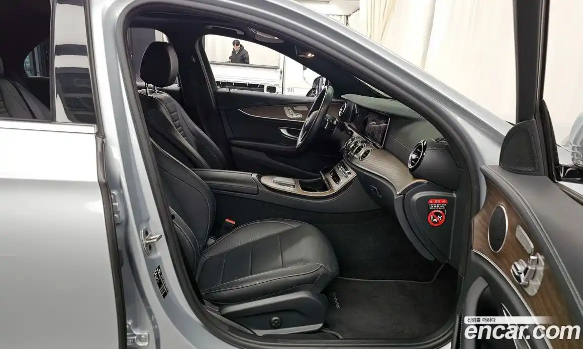 Mercedes-Benz E-Class 2021 2.0 Автомат в Москве № 141505, фото 18