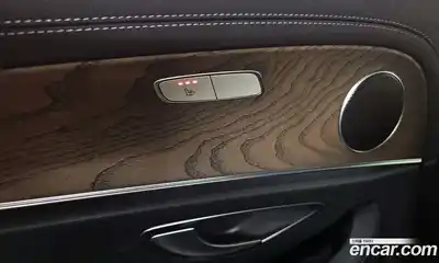 Mercedes-Benz E-Class 2021 2.0 Автомат в Москве № 141505, миниатюра 4