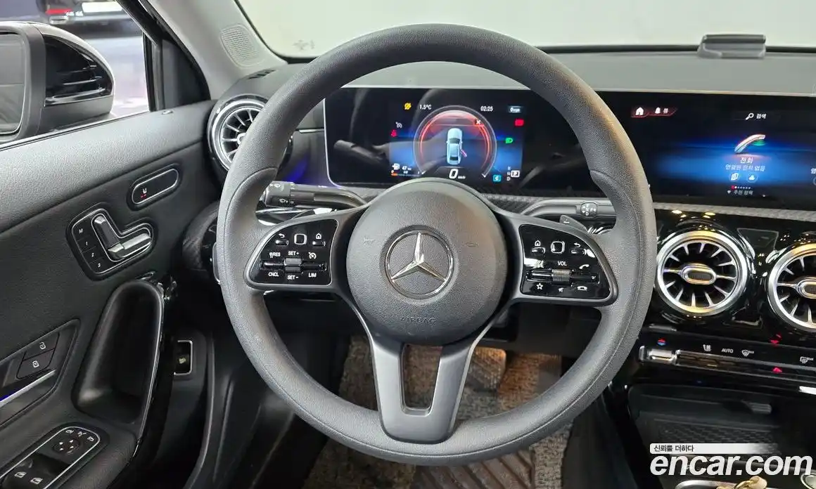 Mercedes-Benz A-Class 2020 2.0 Автомат в Москве № 141583, фото 14