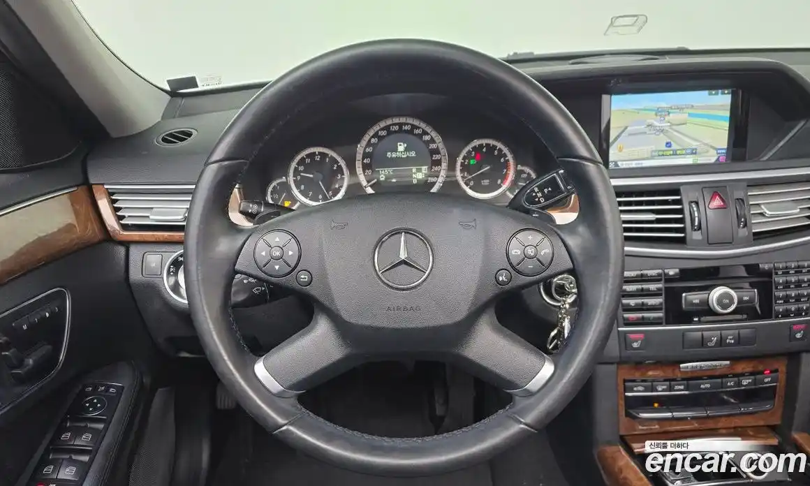 Mercedes-Benz E-Class 2011 3.5 Автомат в Москве № 142011, фото 15