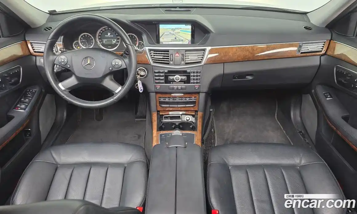 Mercedes-Benz E-Class 2011 3.5 Автомат в Москве № 142011, фото 17