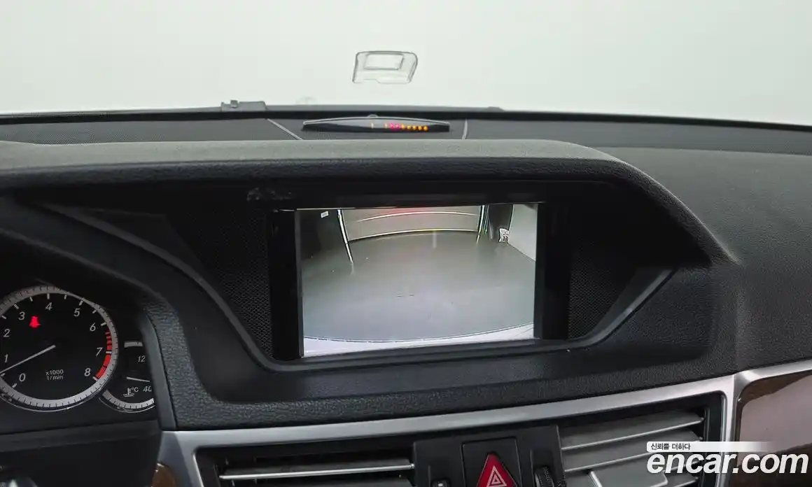 Mercedes-Benz E-Class 2011 3.5 Автомат в Москве № 142011, фото 19