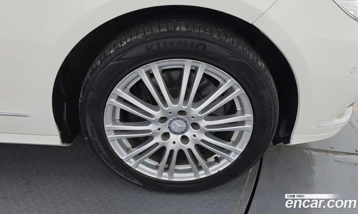 Mercedes-Benz E-Class 2011 3.5 Автомат в Москве № 142011, фото 3