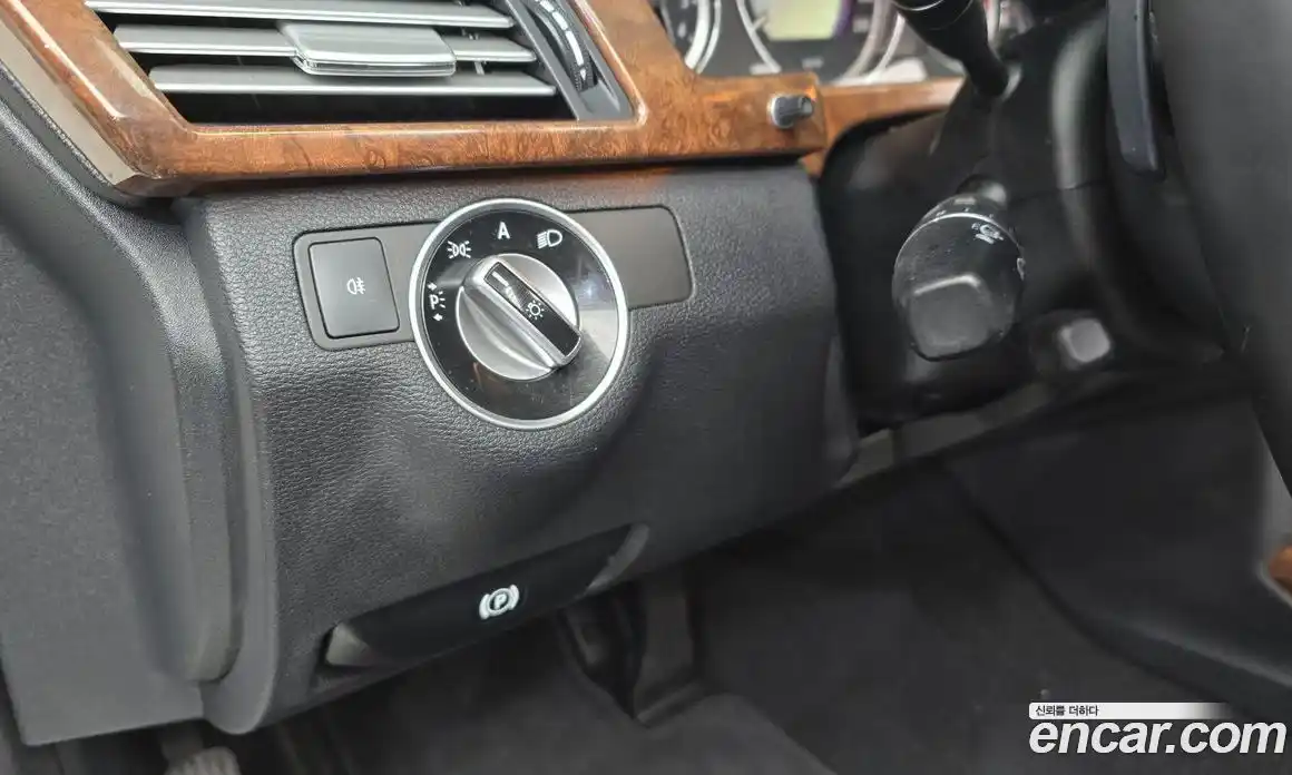 Mercedes-Benz E-Class 2011 3.5 Автомат в Москве № 142011, фото 8