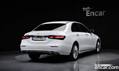 Mercedes-Benz E-Class 2022 2.0 Автомат в Москве № 142822, миниатюра 2