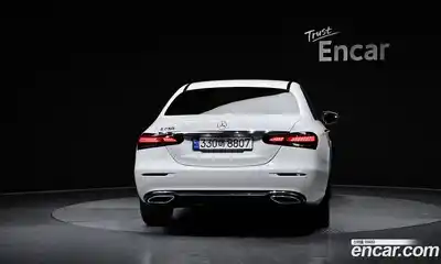Mercedes-Benz E-Class 2022 2.0 Автомат в Москве № 142822, миниатюра 4