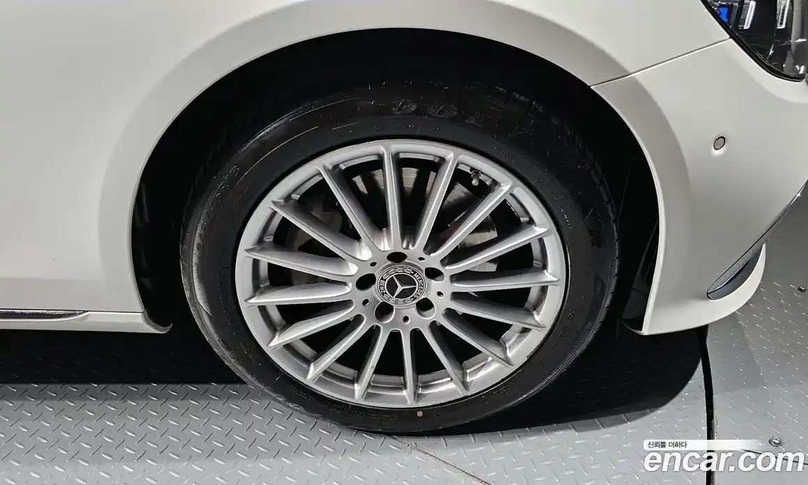 Mercedes-Benz E-Class 2022 2.0 Автомат в Москве № 142822, фото 5