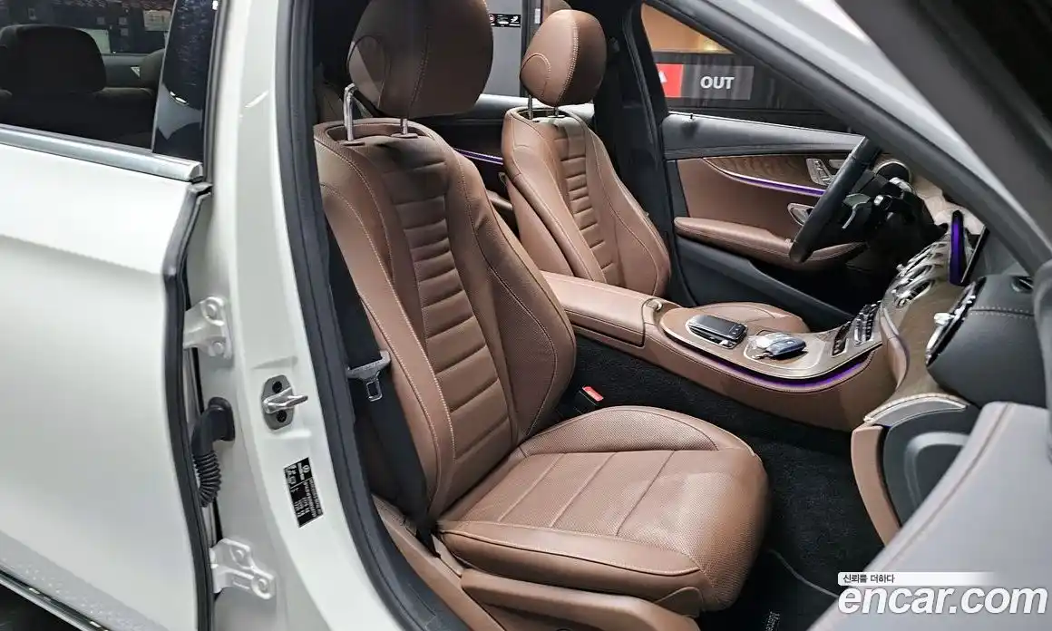 Mercedes-Benz E-Class 2022 2.0 Автомат в Москве № 142822, фото 10