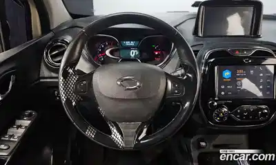 Renault QM3 2017 1.5 Автомат в Москве № 147813, миниатюра 2