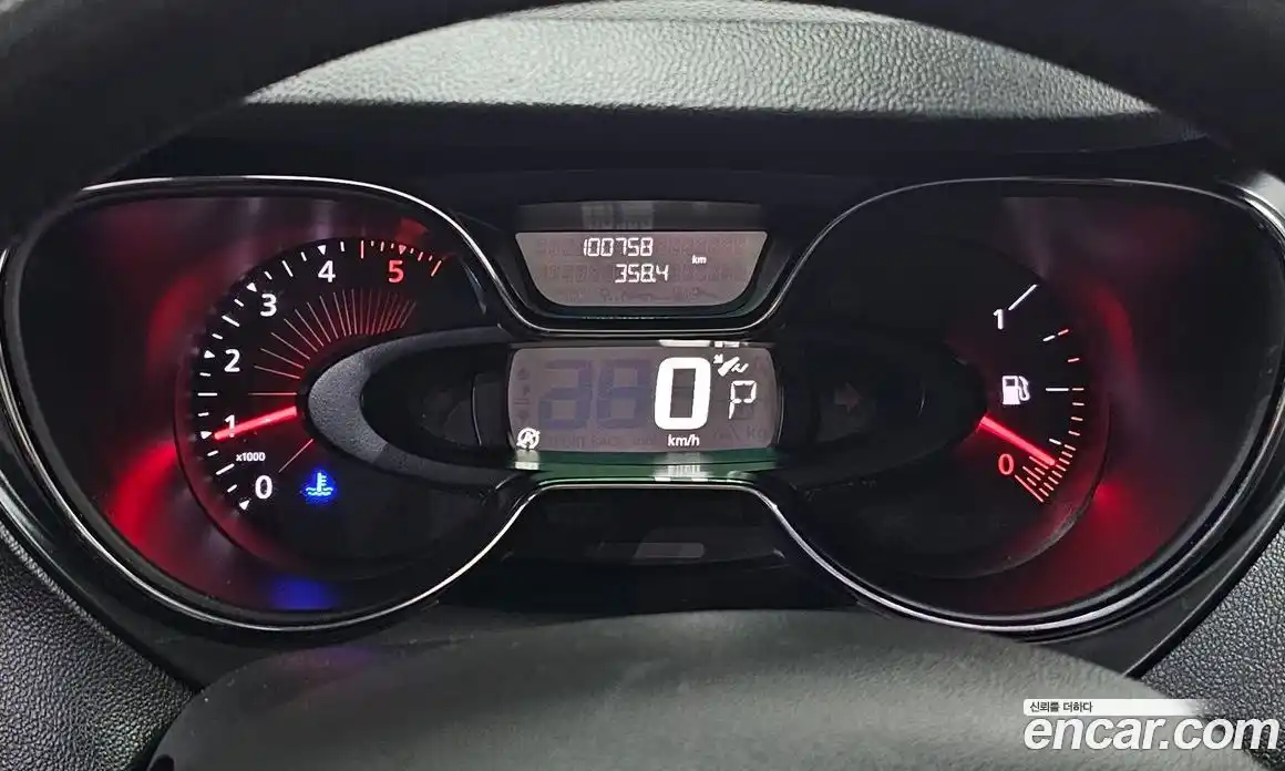 Renault QM3 2017 1.5 Автомат в Москве № 147813, фото 9