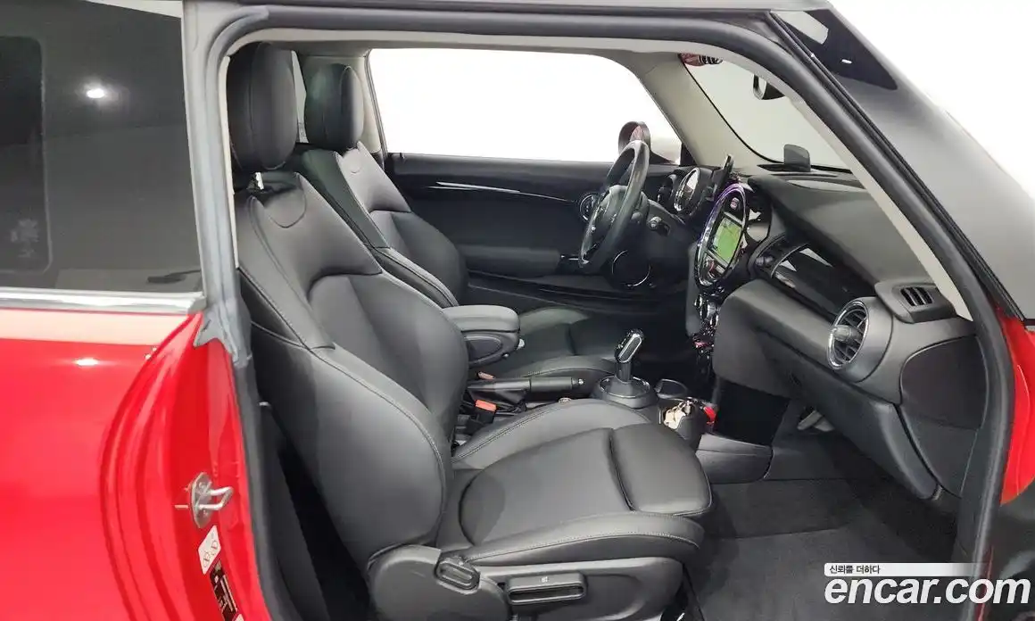 Mini Cooper 2020 1.5 Автомат в Москве № 149054, фото 1