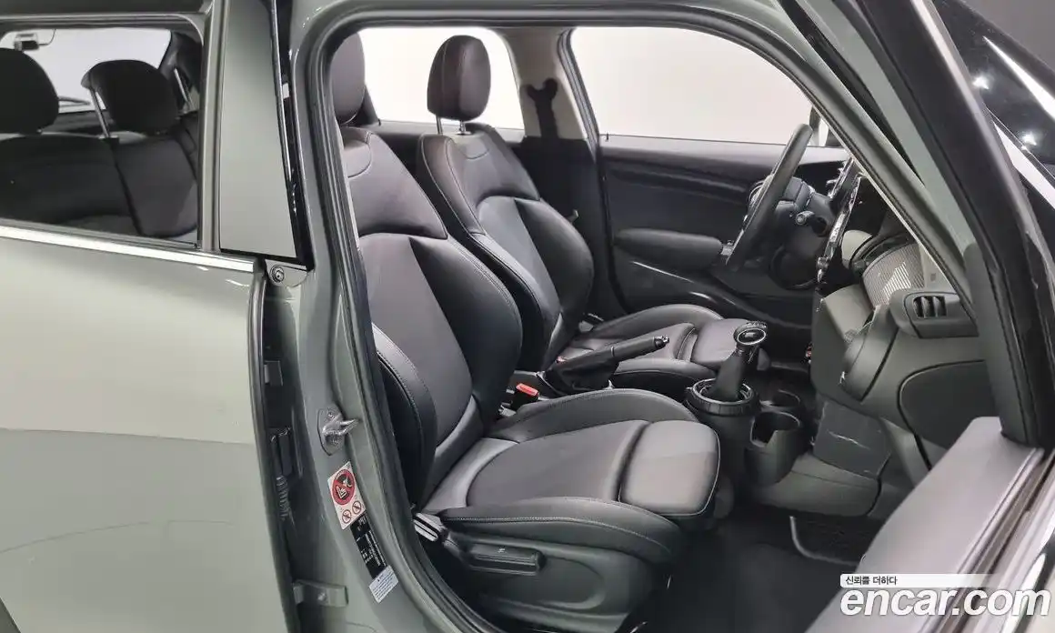 Mini Cooper 2016 1.5 Автомат в Москве № 156759, фото 11