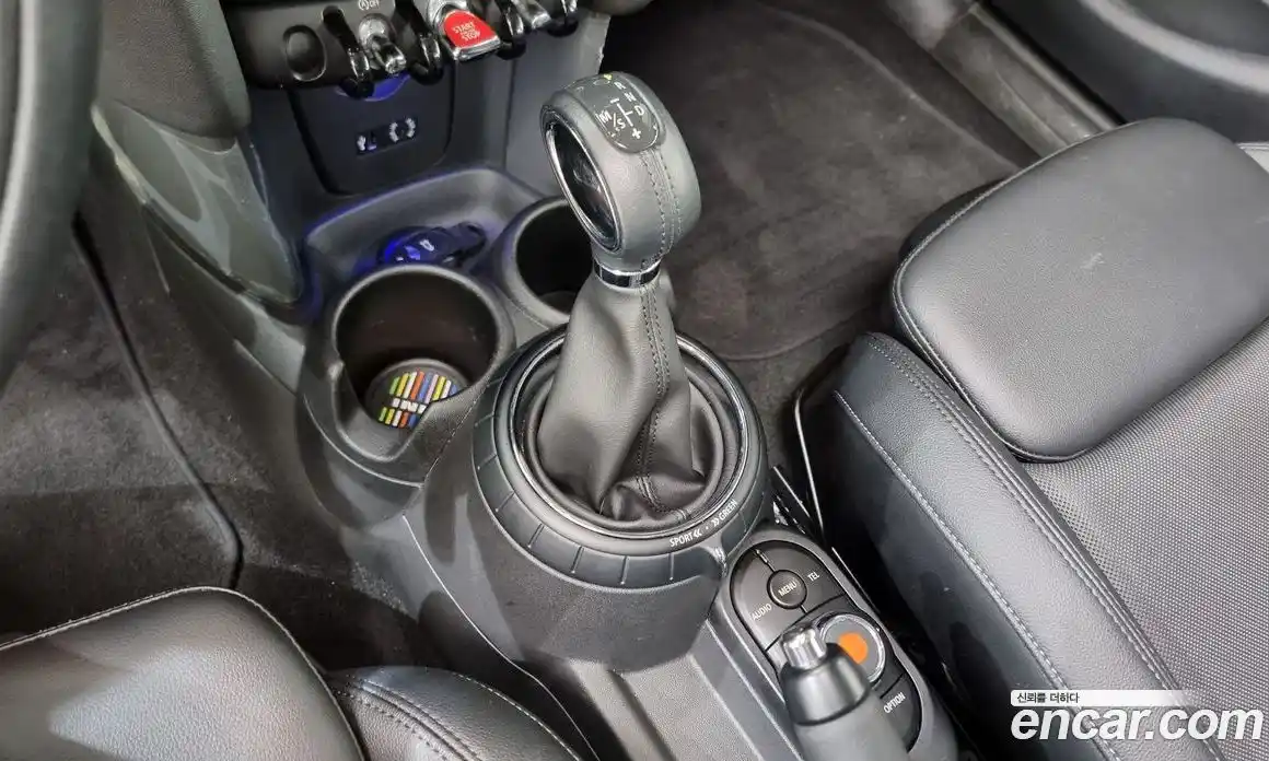 Mini Cooper 2016 1.5 Автомат в Москве № 156759, фото 16