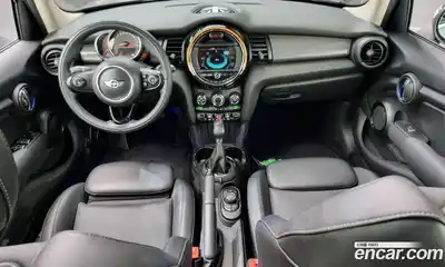 Mini Cooper 2016 1.5 Автомат в Москве № 156759, миниатюра 4