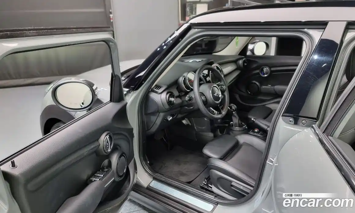 Mini Cooper 2016 1.5 Автомат в Москве № 156759, фото 5