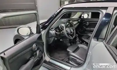 Mini Cooper 2016 1.5 Автомат в Москве № 156759, миниатюра 5