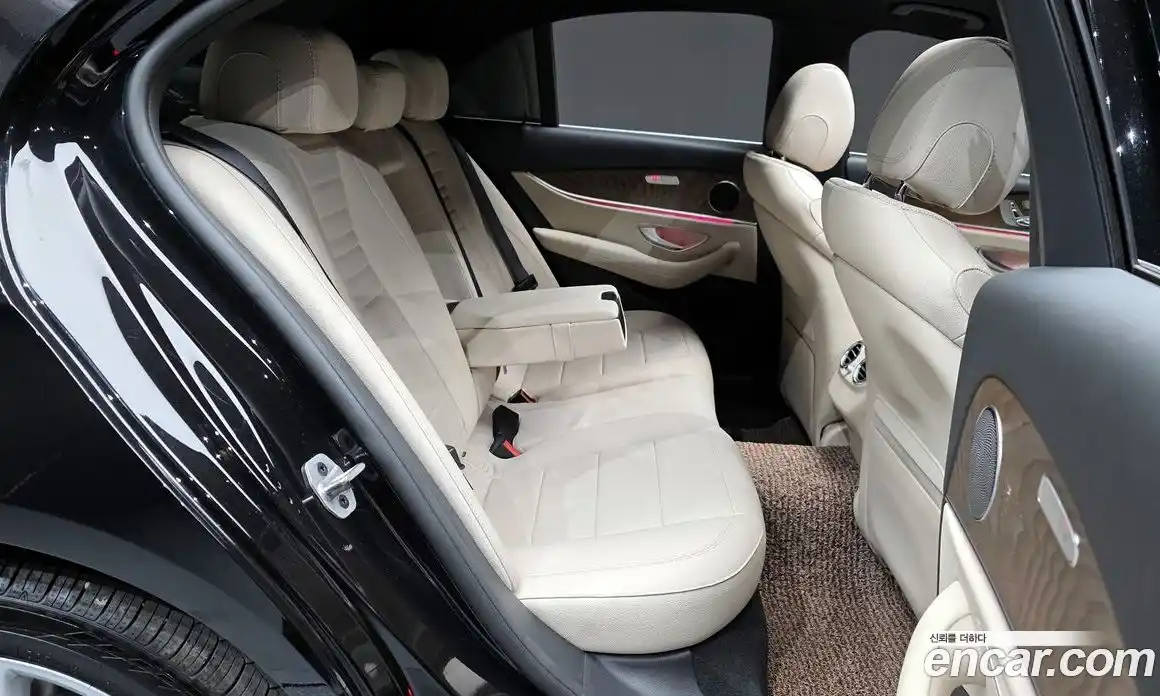 Mercedes-Benz E-Class 2022 2.0 Автомат в Москве № 160639, фото 12