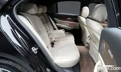 Mercedes-Benz E-Class 2022 2.0 Автомат в Москве № 160639, миниатюра 12