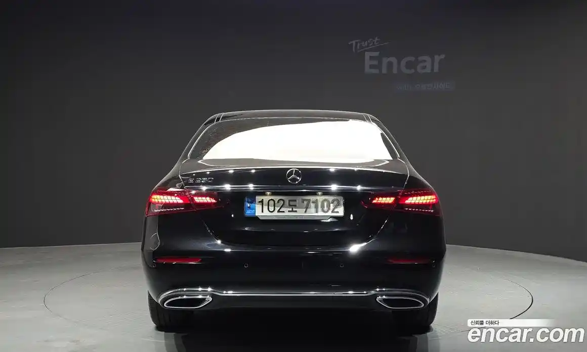 Mercedes-Benz E-Class 2022 2.0 Автомат в Москве № 160639, фото 4