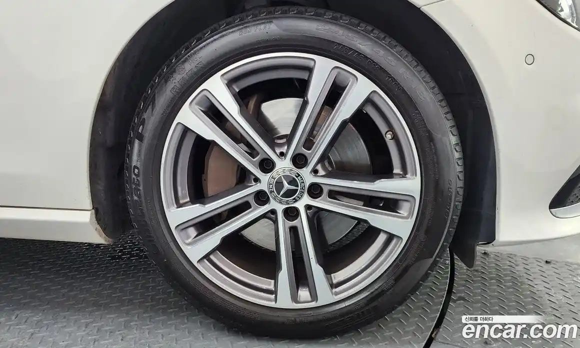 Mercedes-Benz E-Class 2021 2.0 Автомат в Москве № 161142, фото 20