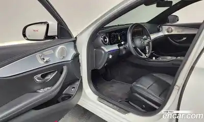 Mercedes-Benz E-Class 2021 2.0 Автомат в Москве № 161142, миниатюра 2