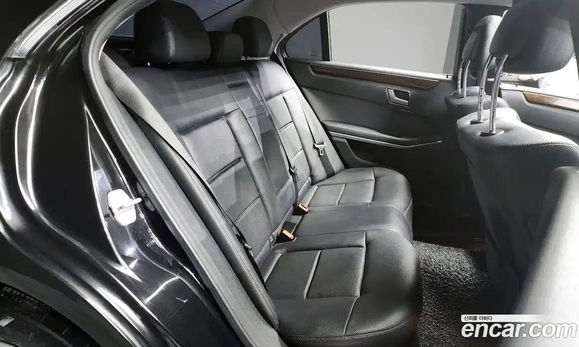 Mercedes-Benz E-Class 2012 1.8 Автомат в Москве № 161804, фото 1