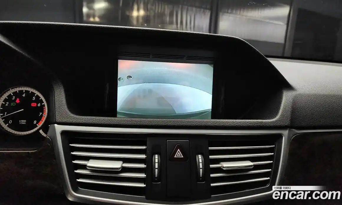 Mercedes-Benz E-Class 2012 1.8 Автомат в Москве № 161804, фото 19