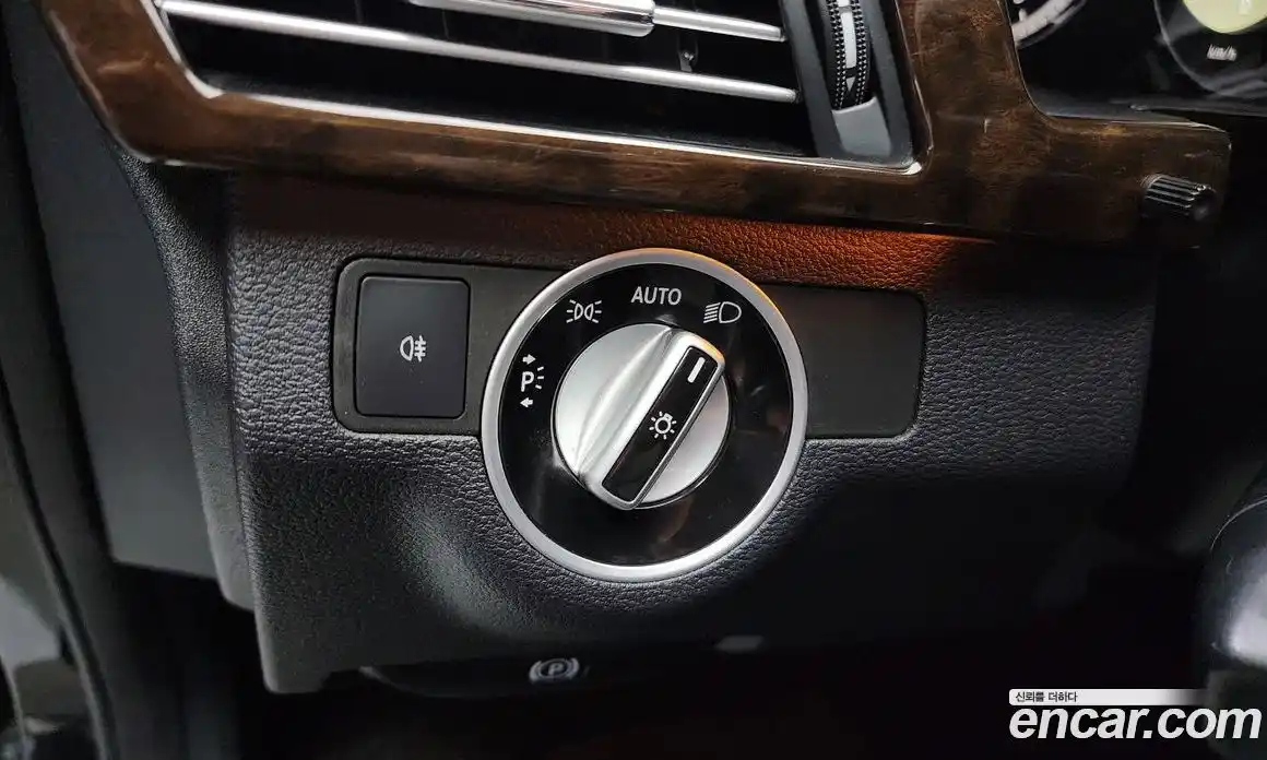 Mercedes-Benz E-Class 2012 1.8 Автомат в Москве № 161804, фото 8