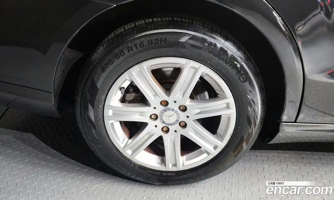 Mercedes-Benz E-Class 2012 1.8 Автомат в Москве № 161804, фото 9