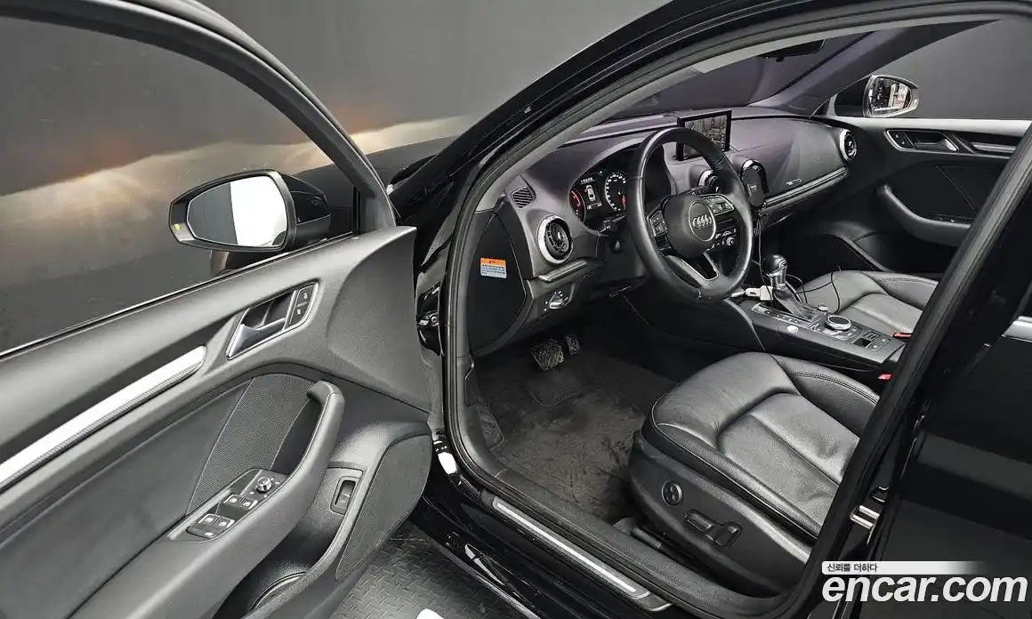 Audi A3 2018 2.0 Автомат в Москве № 163152, фото 11