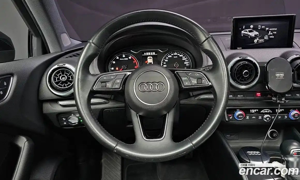 Audi A3 2018 2.0 Автомат в Москве № 163152, фото 13